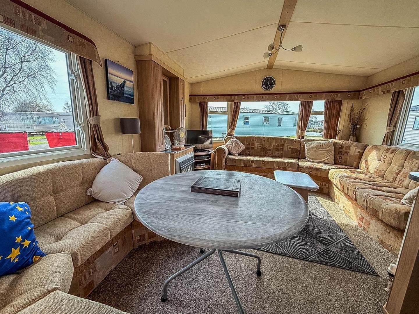 Spacious 8 Berth Caravan At Southview Holiday Park Near Skegness Ref 33018Ml Екстериор снимка